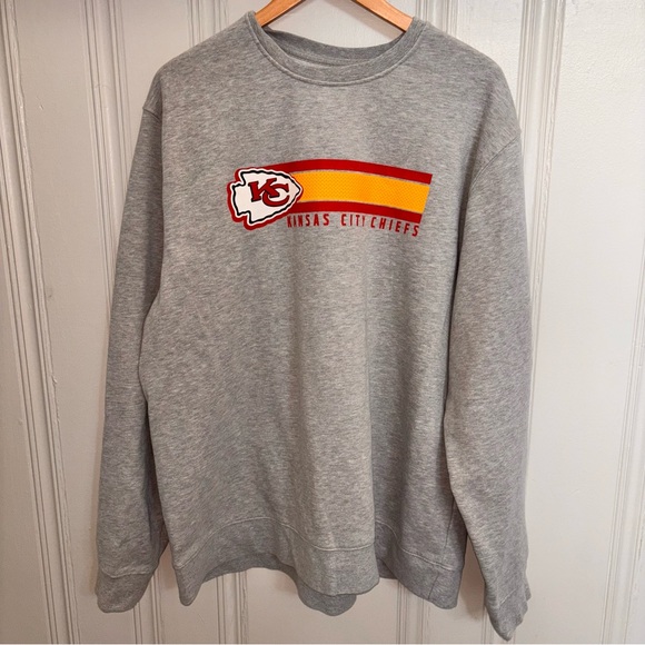 NFL Other - NFL men’s XXL Kansas City Chiefs light gray sweatshirt front logo